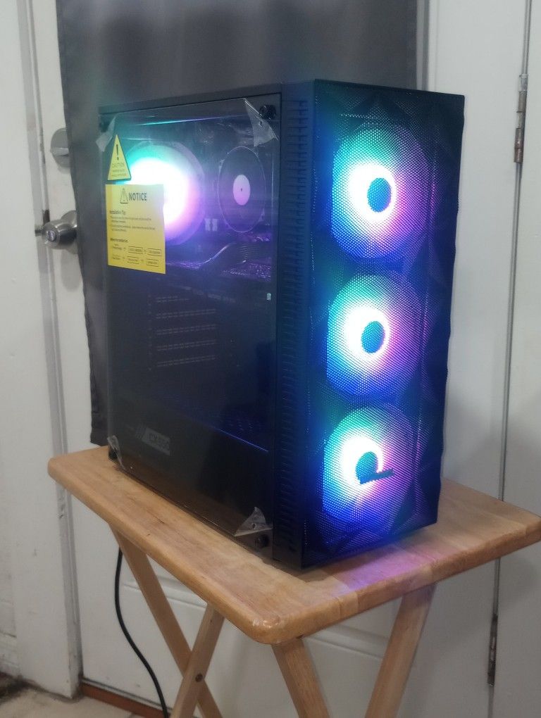 Newly Built Entry Level Gaming & Streaming PC / GTX 970/ 12gb ram/1TB HDD/ Wifi/
