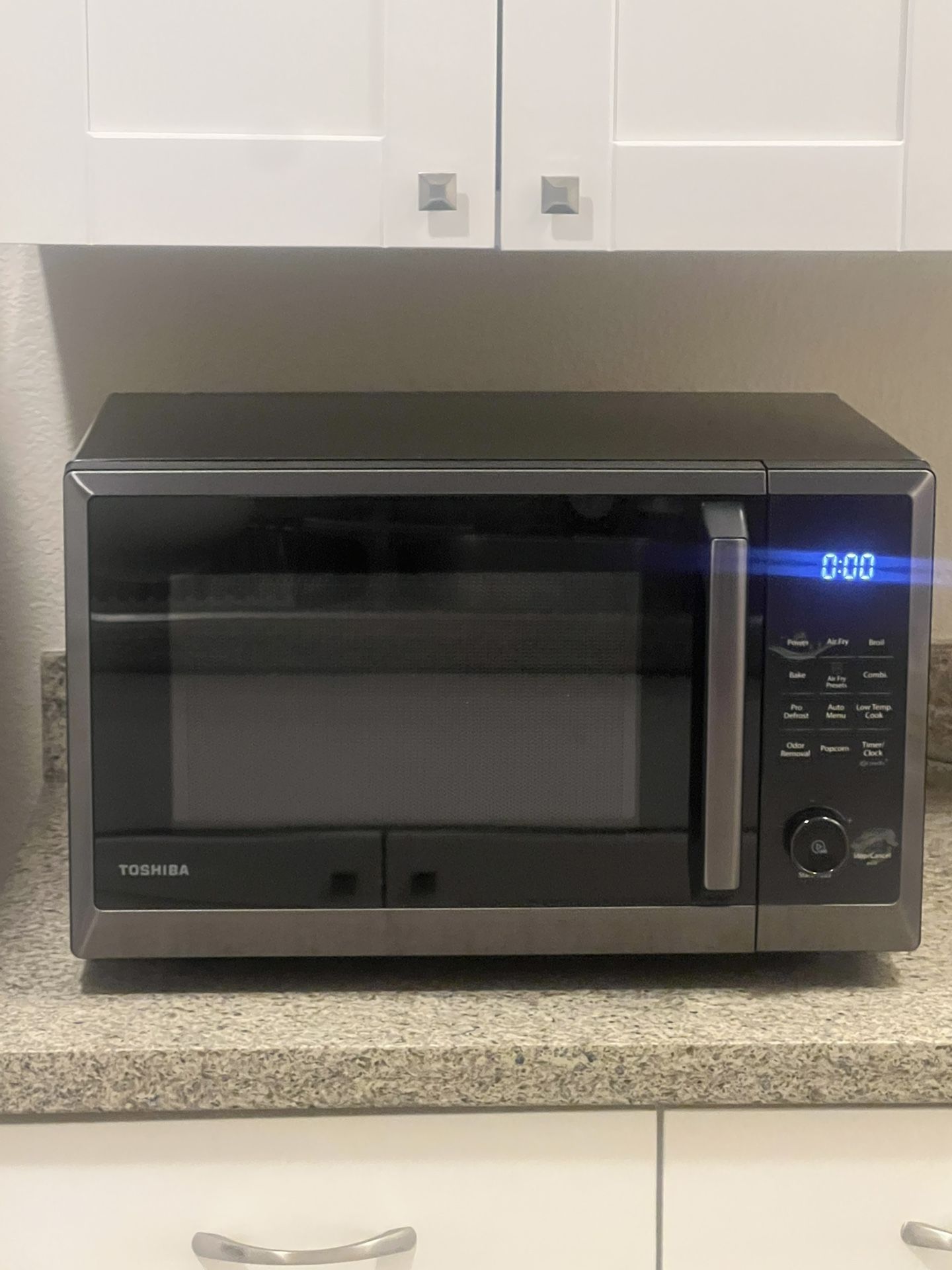 Toshiba 8-in-1 Air Fryer Microwave – Convection, Broil, 1.0 cu ft – Black Stainless