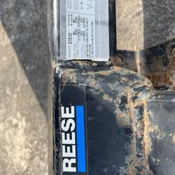 Universal Trailer Hitch (Reese Class V)