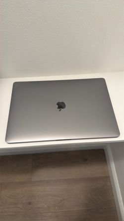 MacBook Pro- BATTERY BROKEN does not turn on