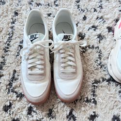 Nike women sneakers