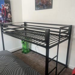 Twin Bunk Bed 