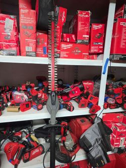 Milwaukee M18 Cordless Hedge Trimmer