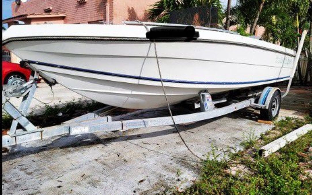 22 ft Coins Boat with Motor and Trailer 