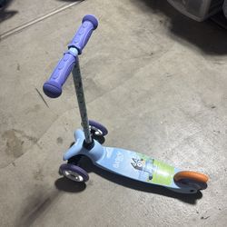 Toddler Bluey scooter