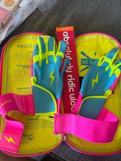 Bruce Bolt youth batting gloves
