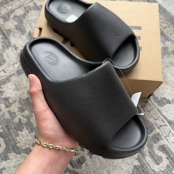 Yeezy Slides 