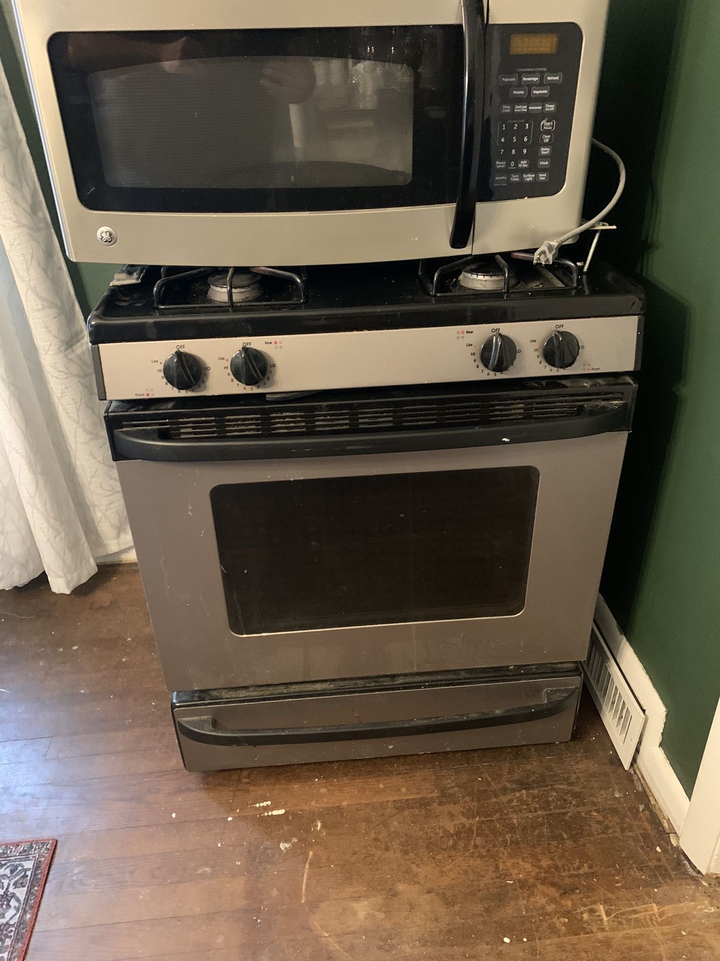Hotpoint Gas Range and GE Hood/microwave For Sale $75 OBO For Both