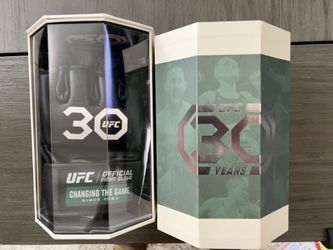 UFC 30TH ANNIVERSARY GLOVE - MED LIMITED EDITION