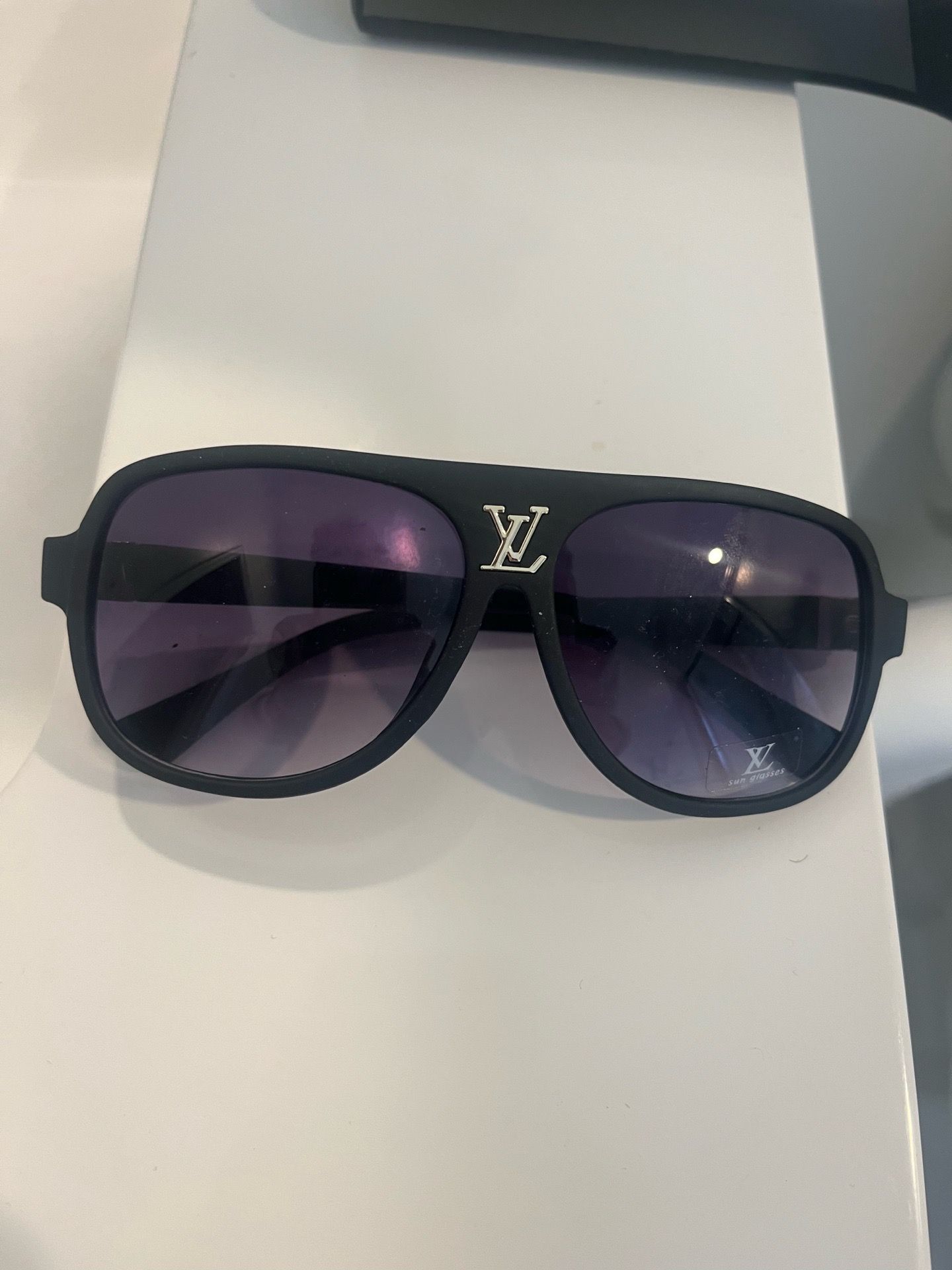 Louie Vuitton Sunglasses/Shades Unisex