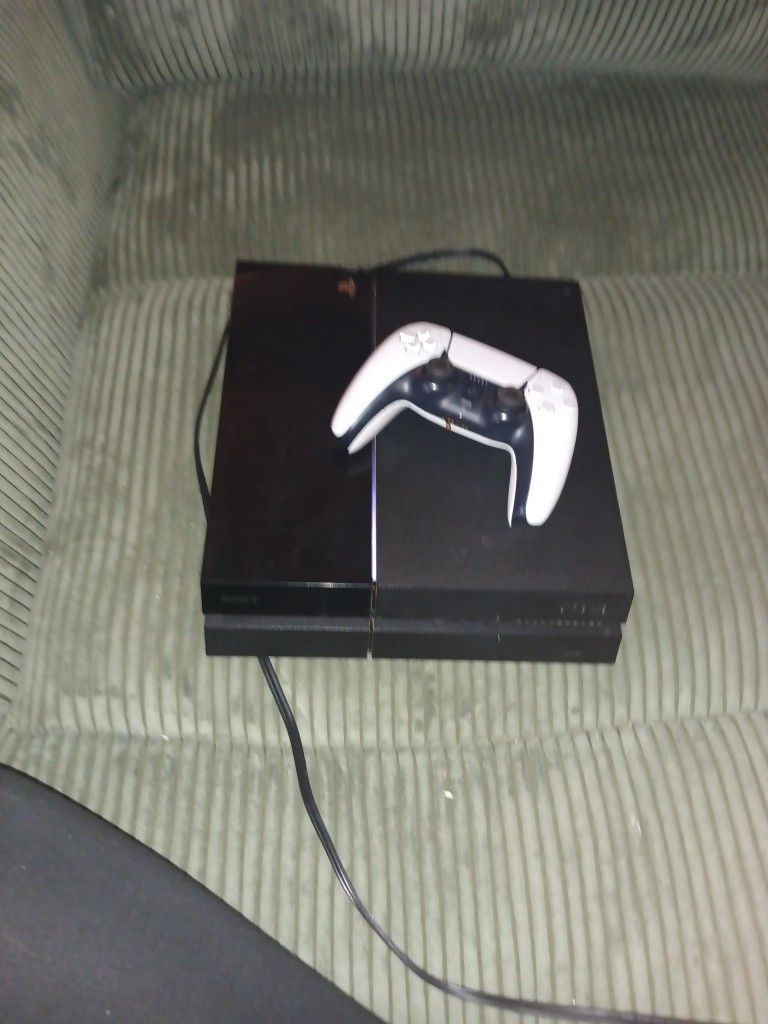 Sony PS4 CUH-1115A Console