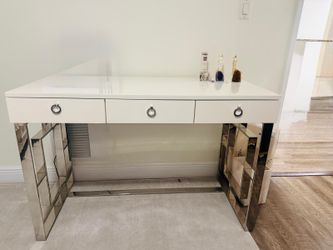 Escritorio. - Desk