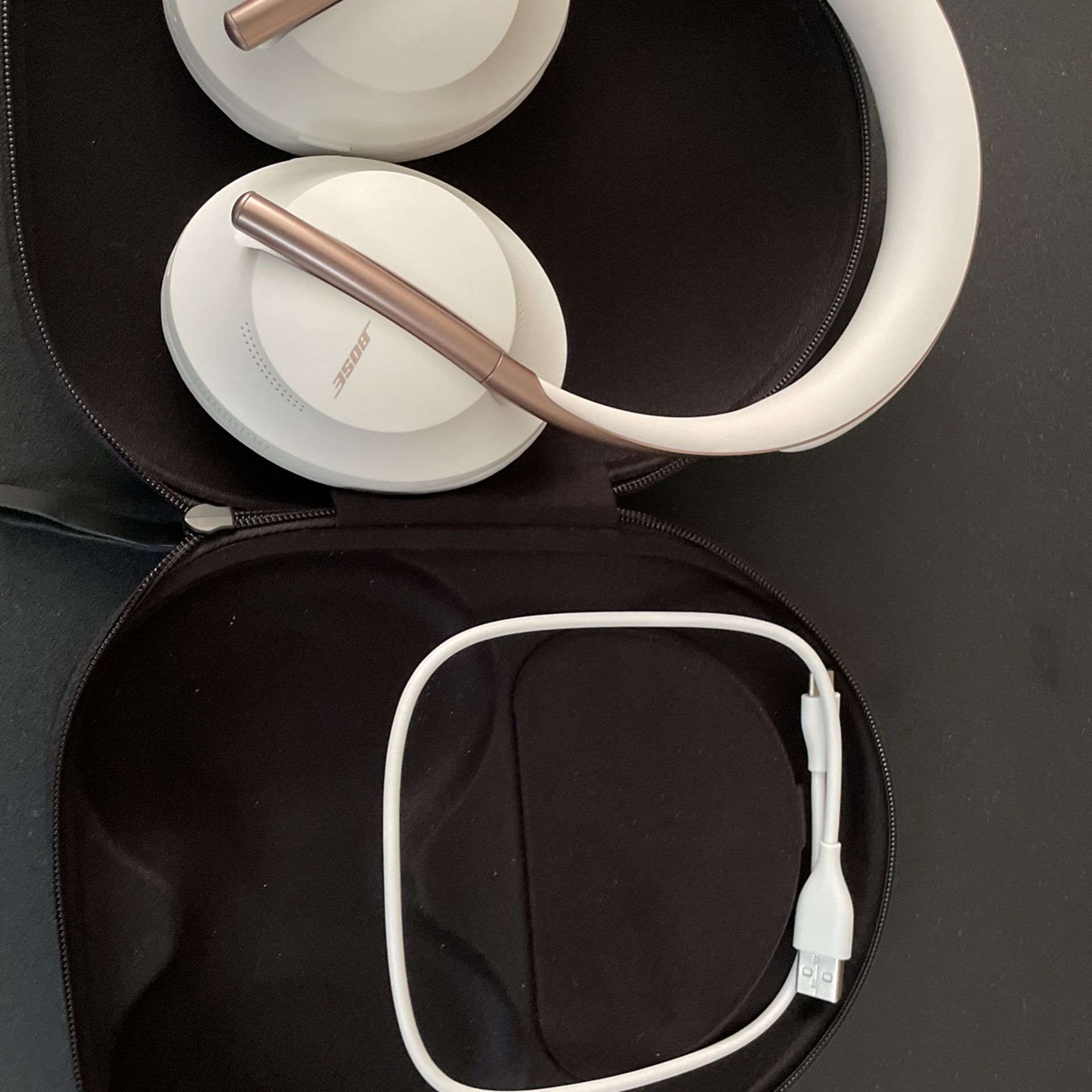 700 Bose, White-Rose Gold, Noise Cancelling, Used - New Condition (1 ...