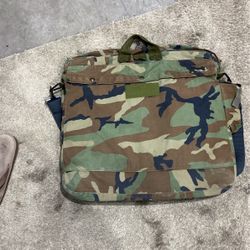 USGI Woodland Camo FLYERS HELMET BAG. 