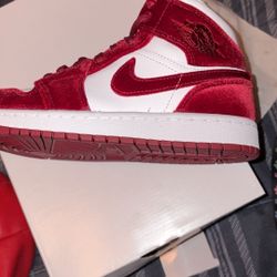 Jordan Air 1 Velvet Red 