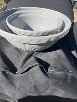 2 Mason Cash Mixing Bowls