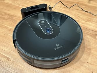 Robot Vacuum Cleaner l Moving Sale (Beaverton Pickup)