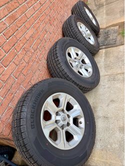 2016 Toyota 4Runner OEM 17” Wheels & Tires w/OEM TPMS