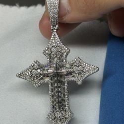 VVS Cross Pendant 