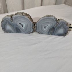 A beautiful twin spilt and polished Las Choyas geode pair with stunning matching patterns and white crystal druzy. 