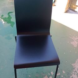 Una En Silla En Buenas Condiciones Está Nueva