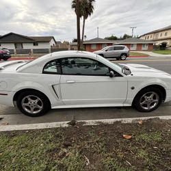 2004 Ford Mustang