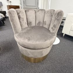Swivel Lounge Chair 
