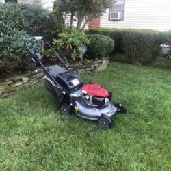 PRO HONDA LAWN MOWER WITH KEY START LIKE YOUR CAR