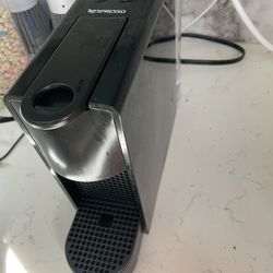 Nespresso Essenza Mini Machine