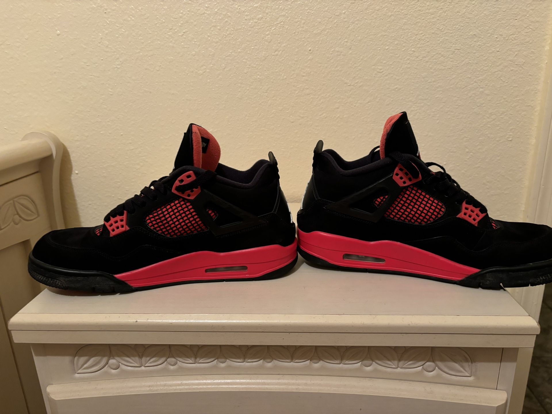 Jordan 4 Red Thunders