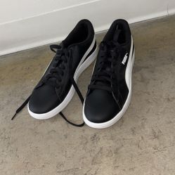 Men’s 10.5 Pumas Leather