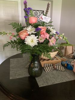 PROFESSIONAL FLORIST ( WE CREATE WHAT YOU WANT