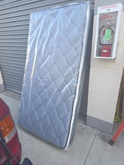 Twin mattress pillow top