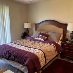 $250 Full Bedroom Set Must Go ASAP 