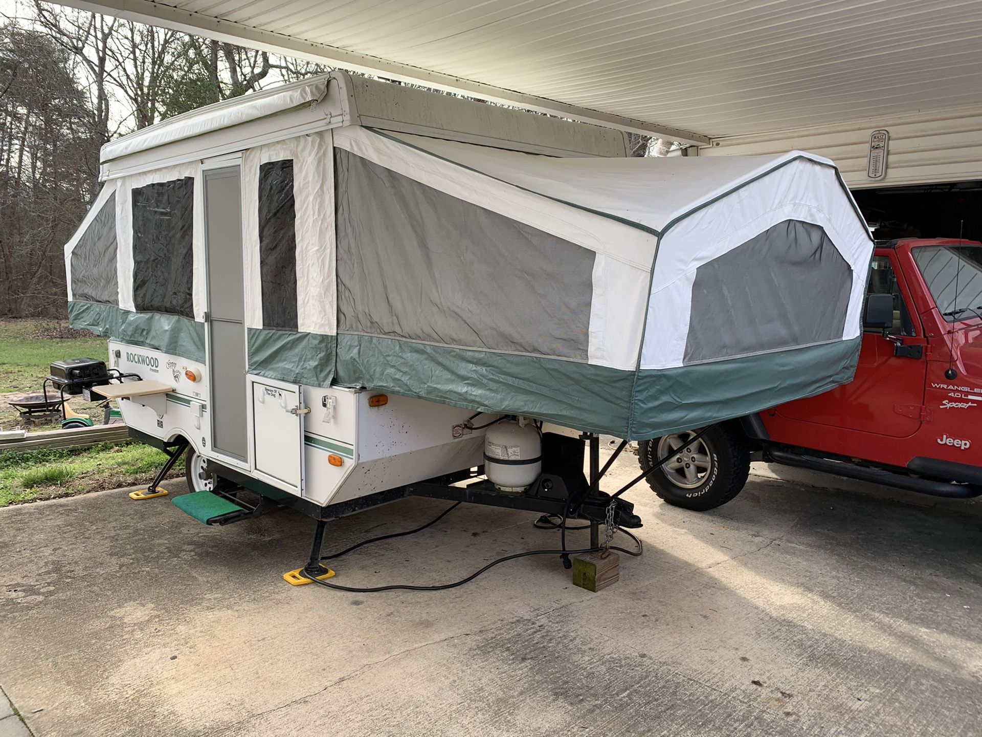 Beautiful Rockwood Freedom Pop-Up Camper with EXTRAS