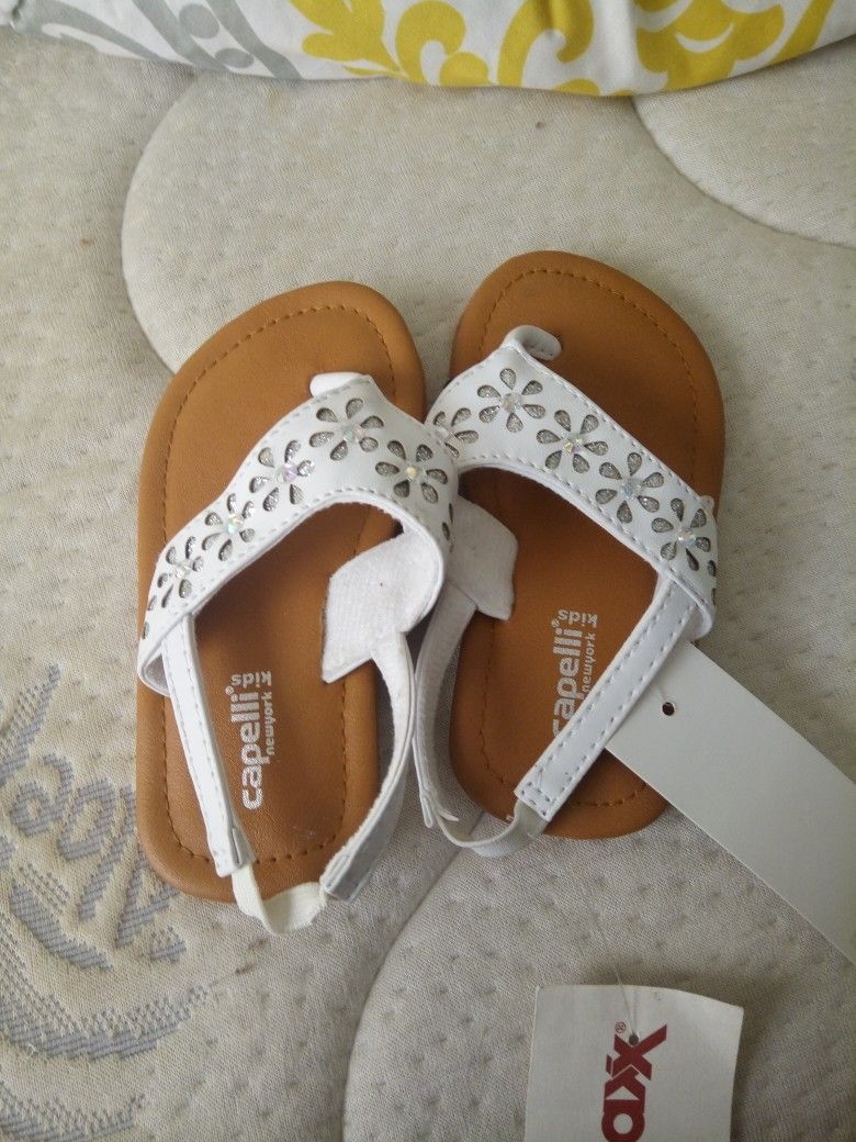 Girl sandals kid size 6-7