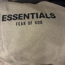 ESSENTIAL HOODIES 