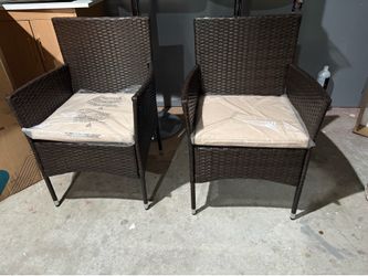 Outdoor patio chairs