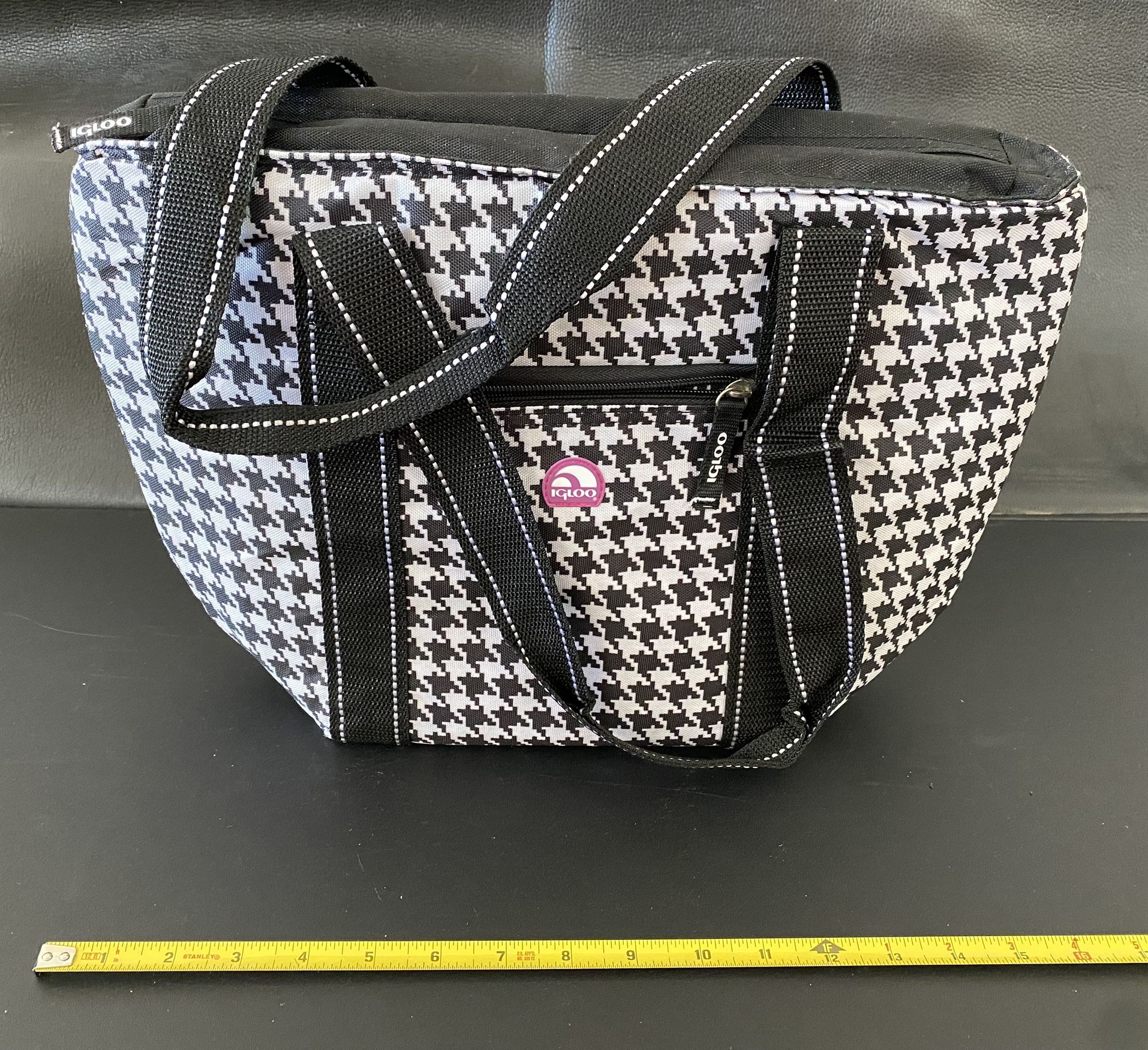 NICE ‘IGLOO INSULATED TOTE’ BAG - New!