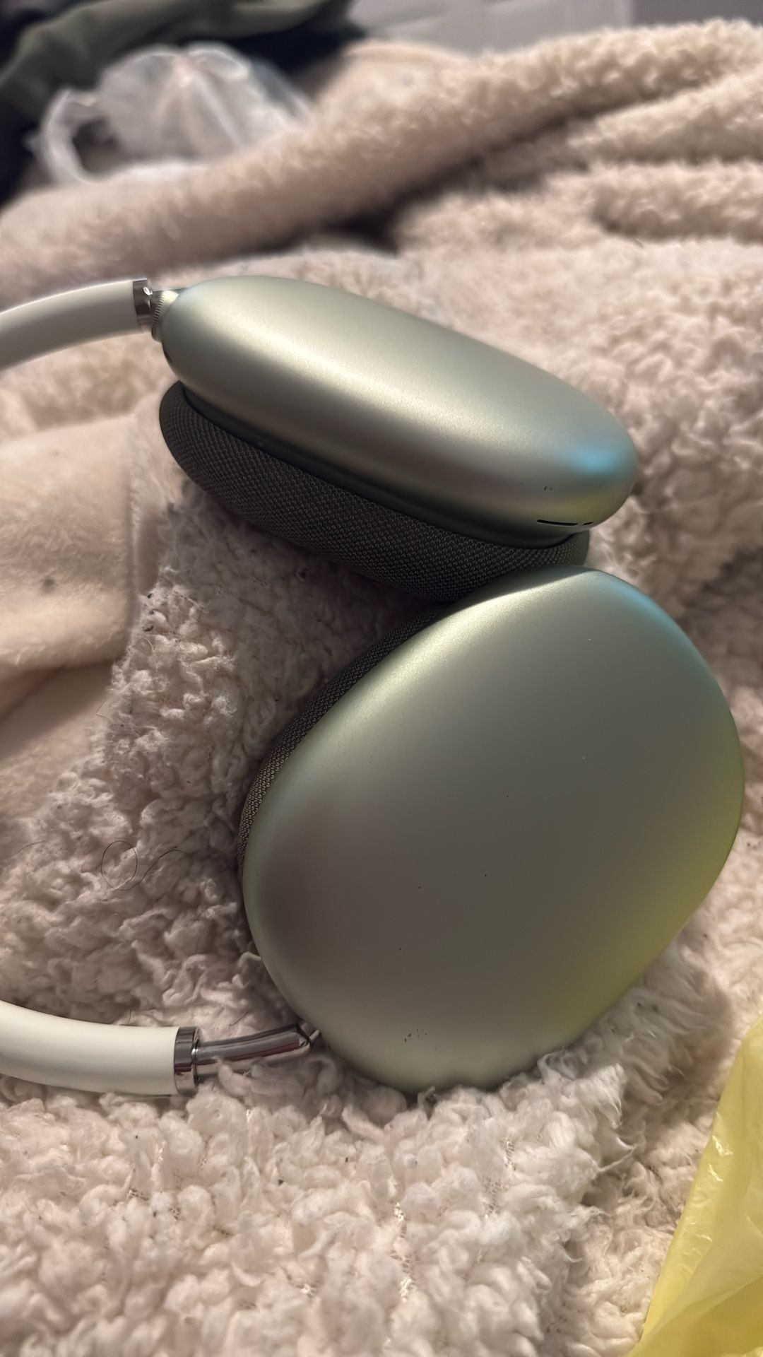 Apple Air Max Headphones