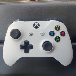 Microsoft Xbox One S Wireless Controller