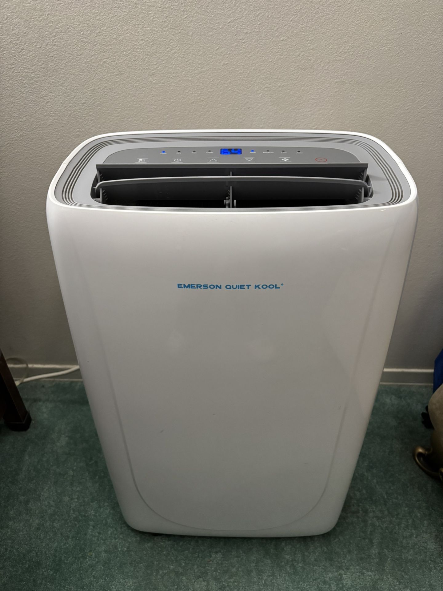Emerson Quiet Kool 10,000 BTU Large Room Portable Air Conditioner
