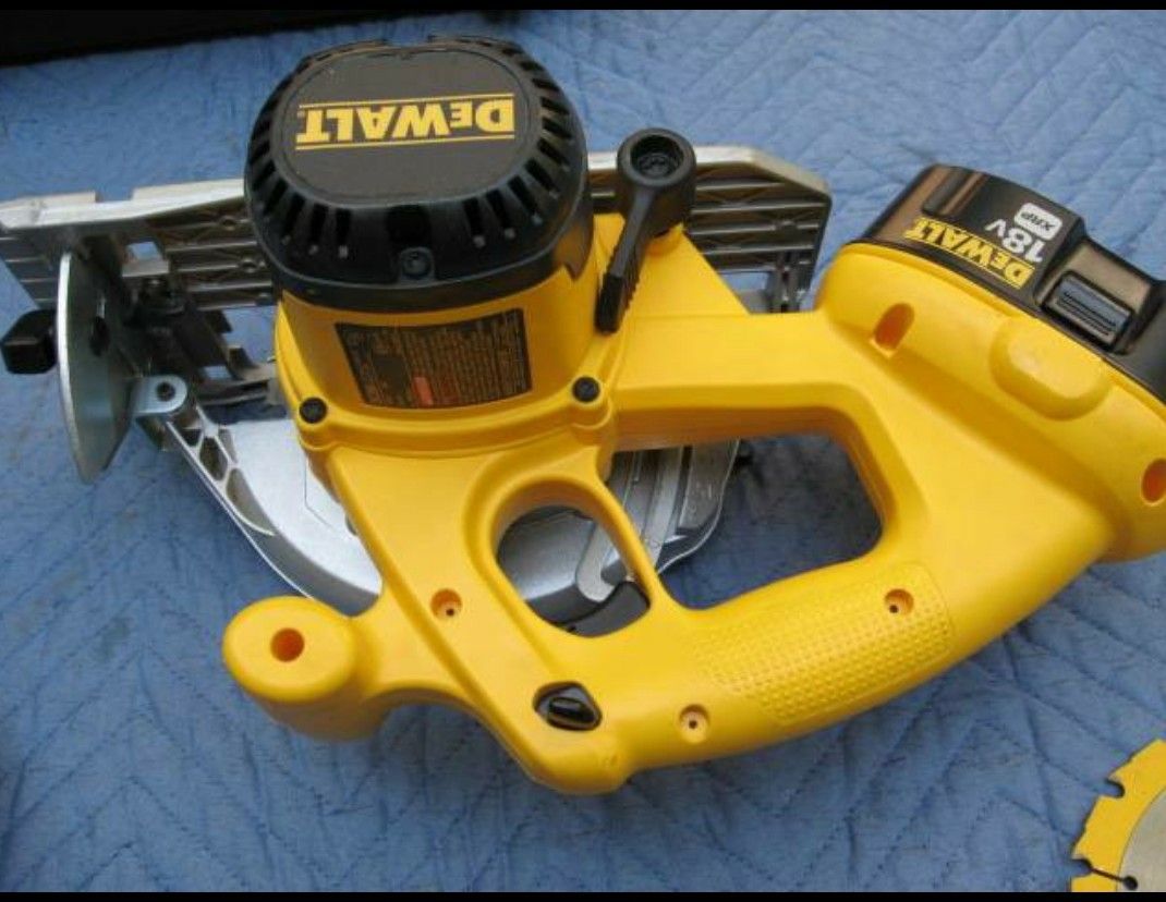 DEWALT 18v DW936 Cordless Circular Saw In Coatbridge, North Lanarkshire