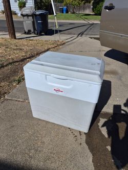 Iceless Ice Chest/Food Cooler-Warmer Electric