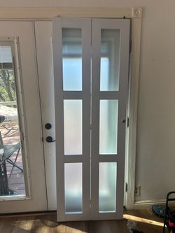 78" bifold door w frosted glass