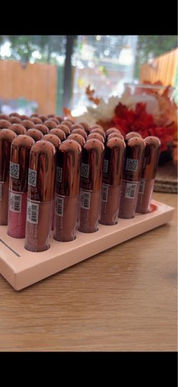 Lip Gloss – Brillo labial para mujer.