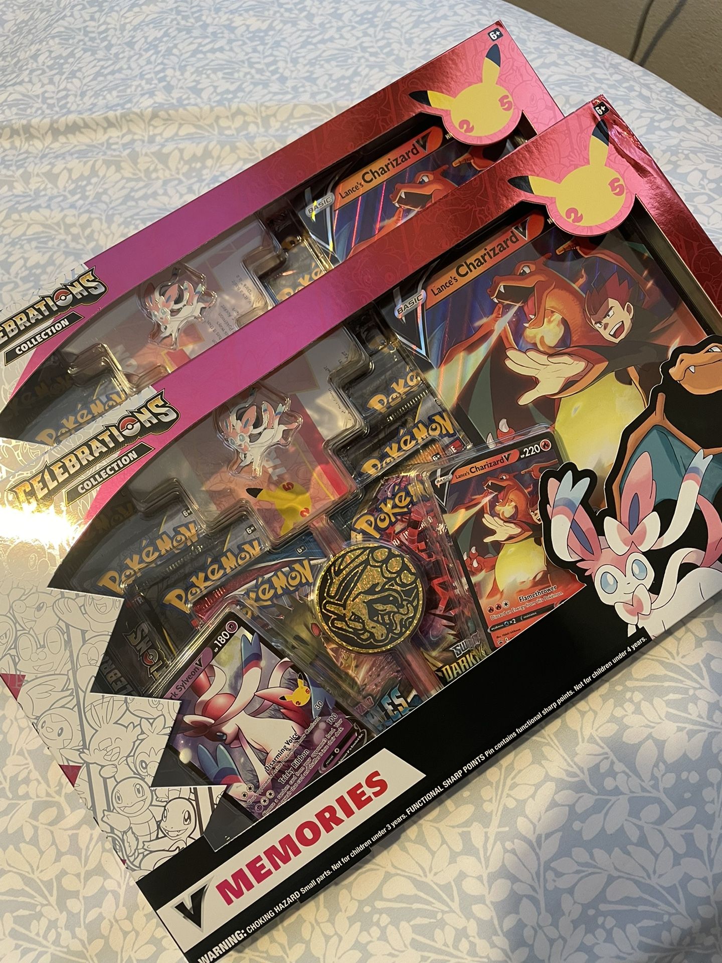 Pokémon Tcg Celebrations V Memories Charizard / Sylveon Gamestop Exclusive Collection