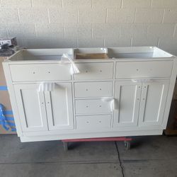ARIEL Hepburn 60 in. Double Sink Freestanding Bathroom Vanity in White with Carrara White Quartz Top