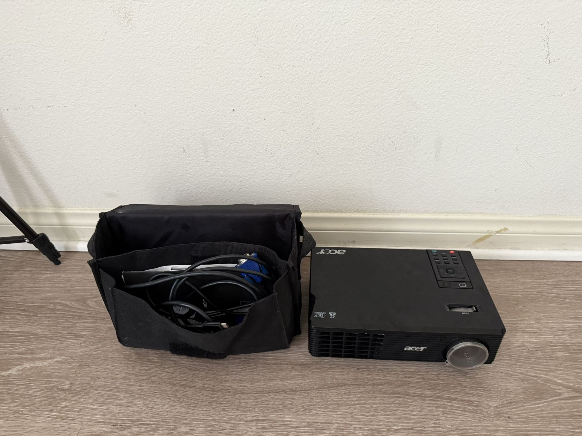 Projector Brand Acer For Films or Office
