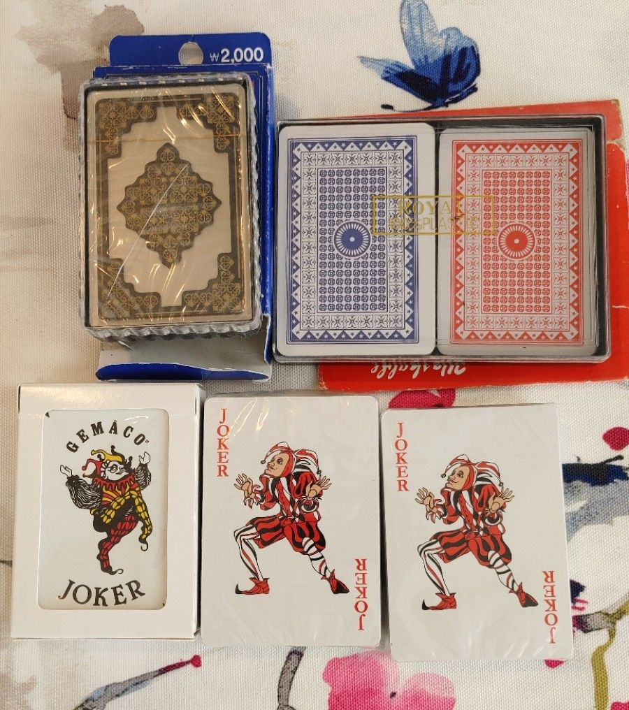 New playing cards, spinner, chess and other games